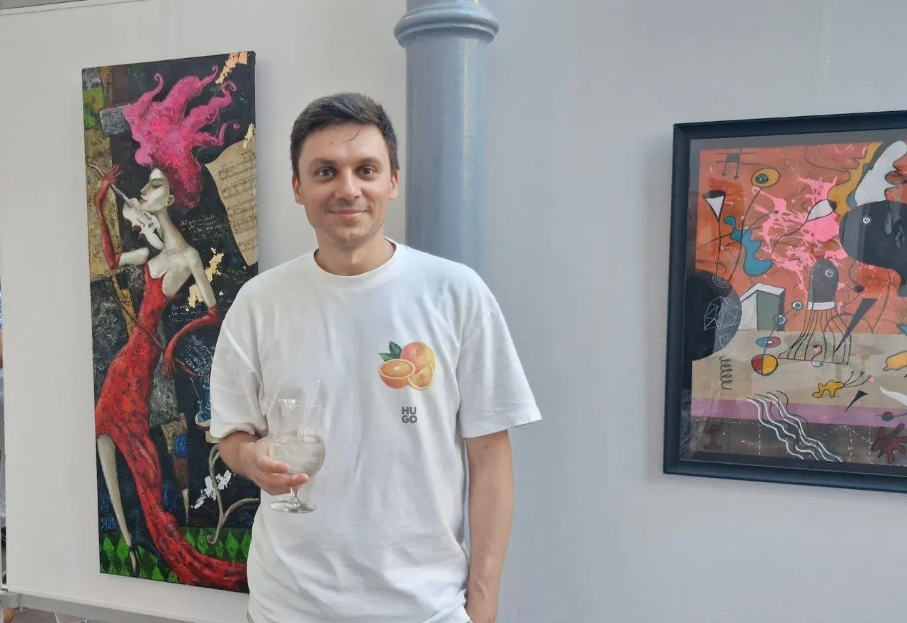 Иван Звягин подал в суд иск с требованием удалить персональные данные и опровергнуть обвинения после публикации его фото в онлайн‑выставке Министерства юстиции.