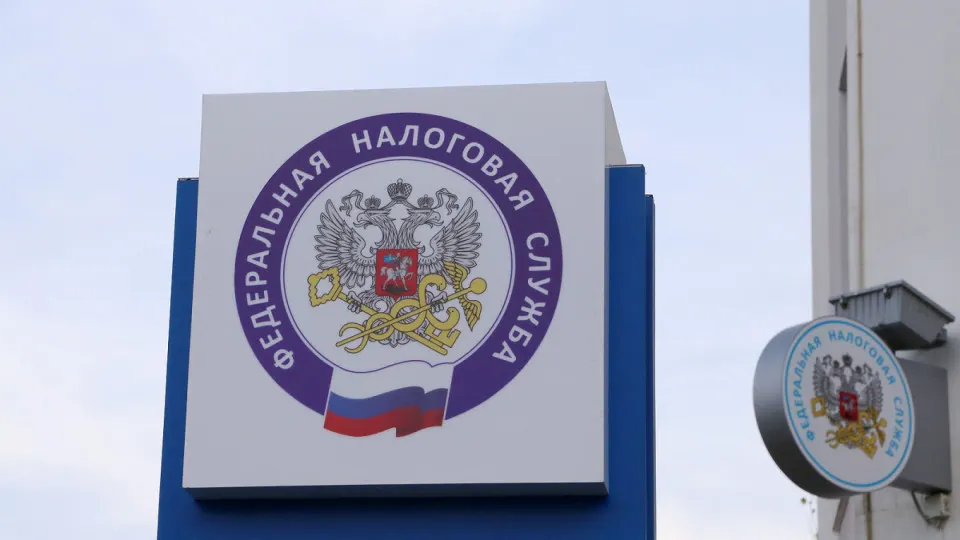 Налоговики рассылают письма трудоспособным и безработным, которые приобретают недвижимость или автомобили без сопоставимых задекларированных доходов — это происходит на фоне дефицита бюджета и роста наличных расчётов.