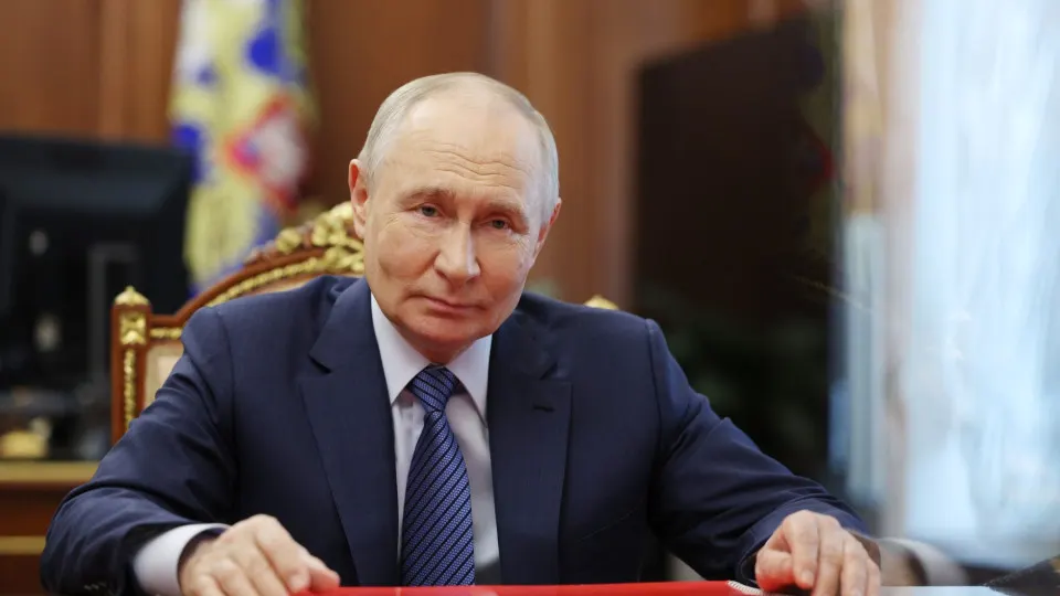 Президент распорядился ввести обязательный курс о русском языке в программах высших учебных заведений, поручил подготовить смены по популяризации языка в детских лагерях и внести изменения в государственную языковую политику.