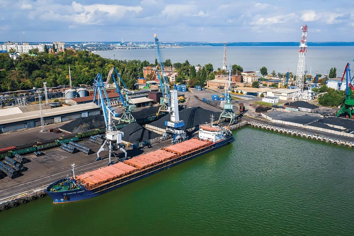Из‑за беспилотных атак отгрузки зерна из портов Азовского моря приостановлены; Минсельхоз предлагает покрыть до 90% железнодорожных расходов на доставку зерна в порты Черного и Балтийского морей.