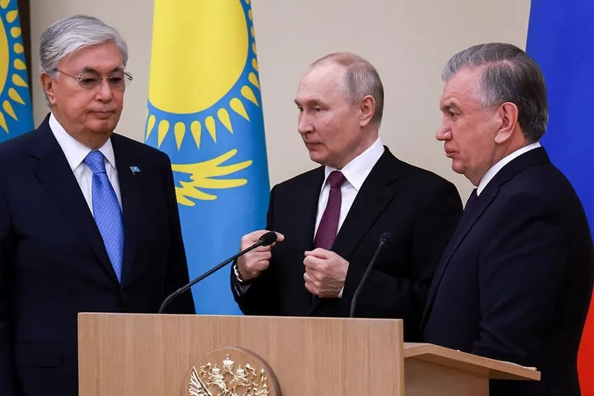 Правительство получило полномочия начать переговоры об изменении соглашений о военно‑техническом сотрудничестве с Казахстаном и Узбекистаном на фоне западных ограничений на поставки военных и двойного назначения товаров.