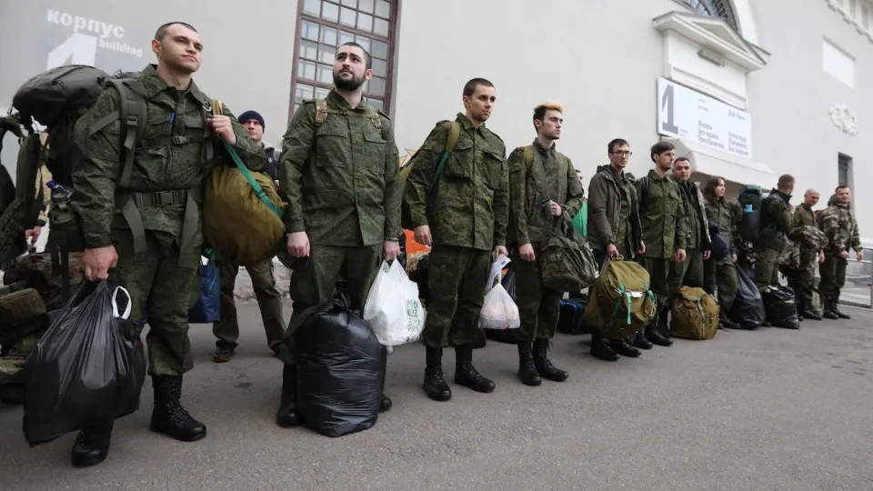 На сайте вакансий выросло количество предложений для специалистов по воинскому учёту и мобилизационной подготовке — за неделю появилось почти 1,3 тыс. новых объявлений. Работодатели объясняют это ростом бюрократической нагрузки и необходимостью исполнения нормативов.