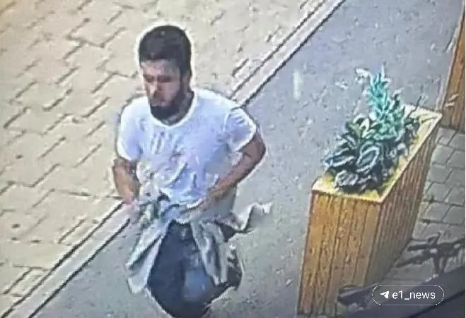 27-летний Эльдар Алимсолтанов задержан по делу о вымогательстве квартиры и лишении свободы арендатора. Инцидент произошёл осенью 2025 года.