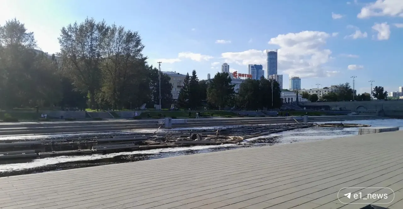 Музыкальный фонтан в Историческом сквере Екатеринбурга не запускают в этом сезоне из-за гидрологических условий.
