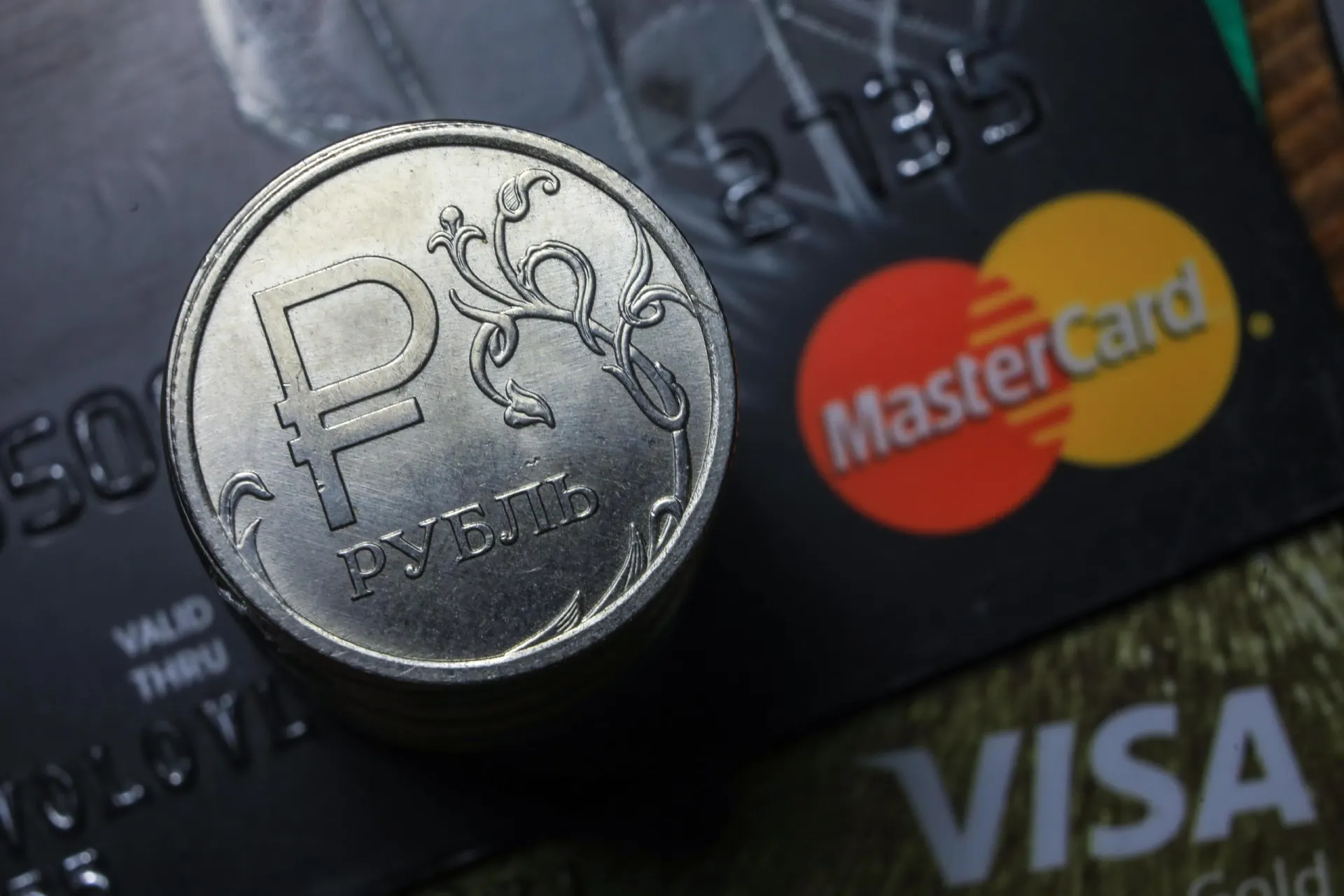 Пользователи сталкиваются с проблемами оплаты картами Visa и Mastercard и через систему СБП.
