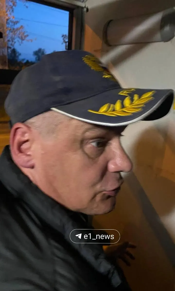 Во время посадки в автобус на автостанции произошёл конфликт: мужчина набросился на женщину. Пострадавшая планирует обратиться в полицию и нанять юриста.