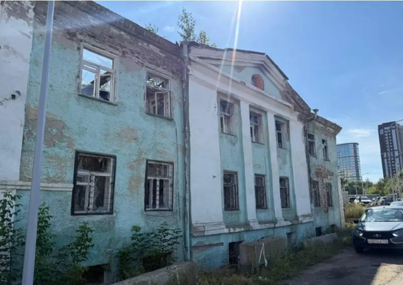 Застройщик требует разрешения на снос старинной церкви эпохи XIX века ради возведения жилого комплекса. Община старообрядцев намерена бороться за сохранение памятника. Судебное разбирательство назначено на сентябрь.