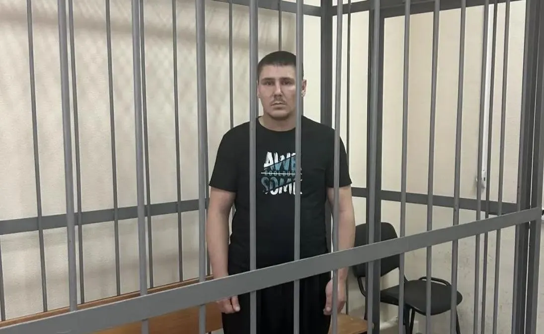 Орджоникидзевский районный суд поместил под стражу Александра Курса до 29 сентября. Следствие полагает, что он выстрелил из пневматического пистолета в 11‑летнего мальчика; ребёнок получил ранение.