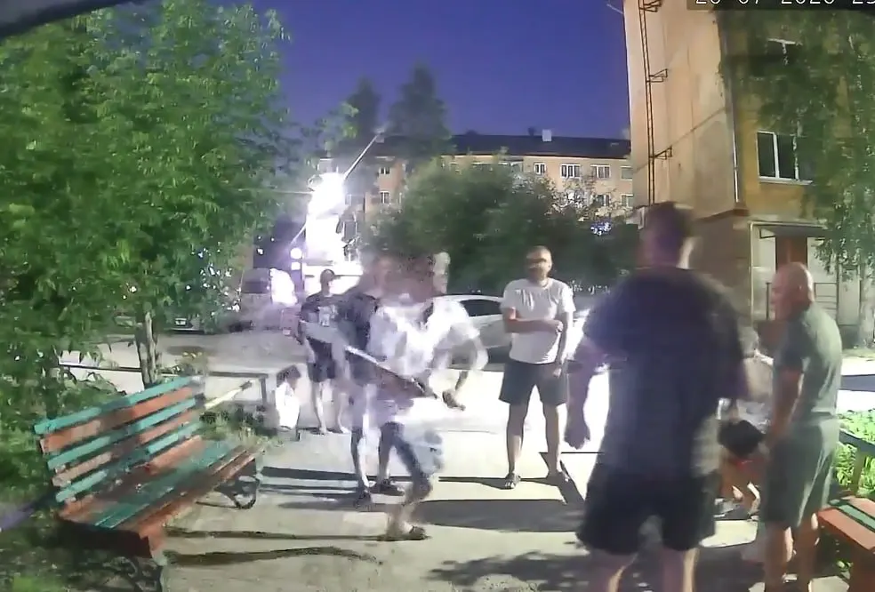 Вечером 26 июля у дома на Максима Горького, 44 произошёл конфликт: инвалид ветерана СВО вступился за девушку, после чего его избили.