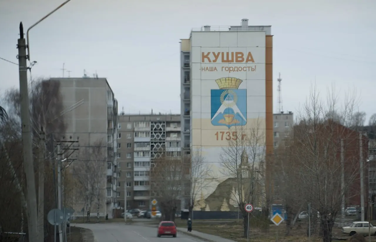 Восстановление после урагана по заявлению властей завершено, но жители жалуются на задержки с получением нового жилья по сертификатам и частичную помощь в восстановлении домов.