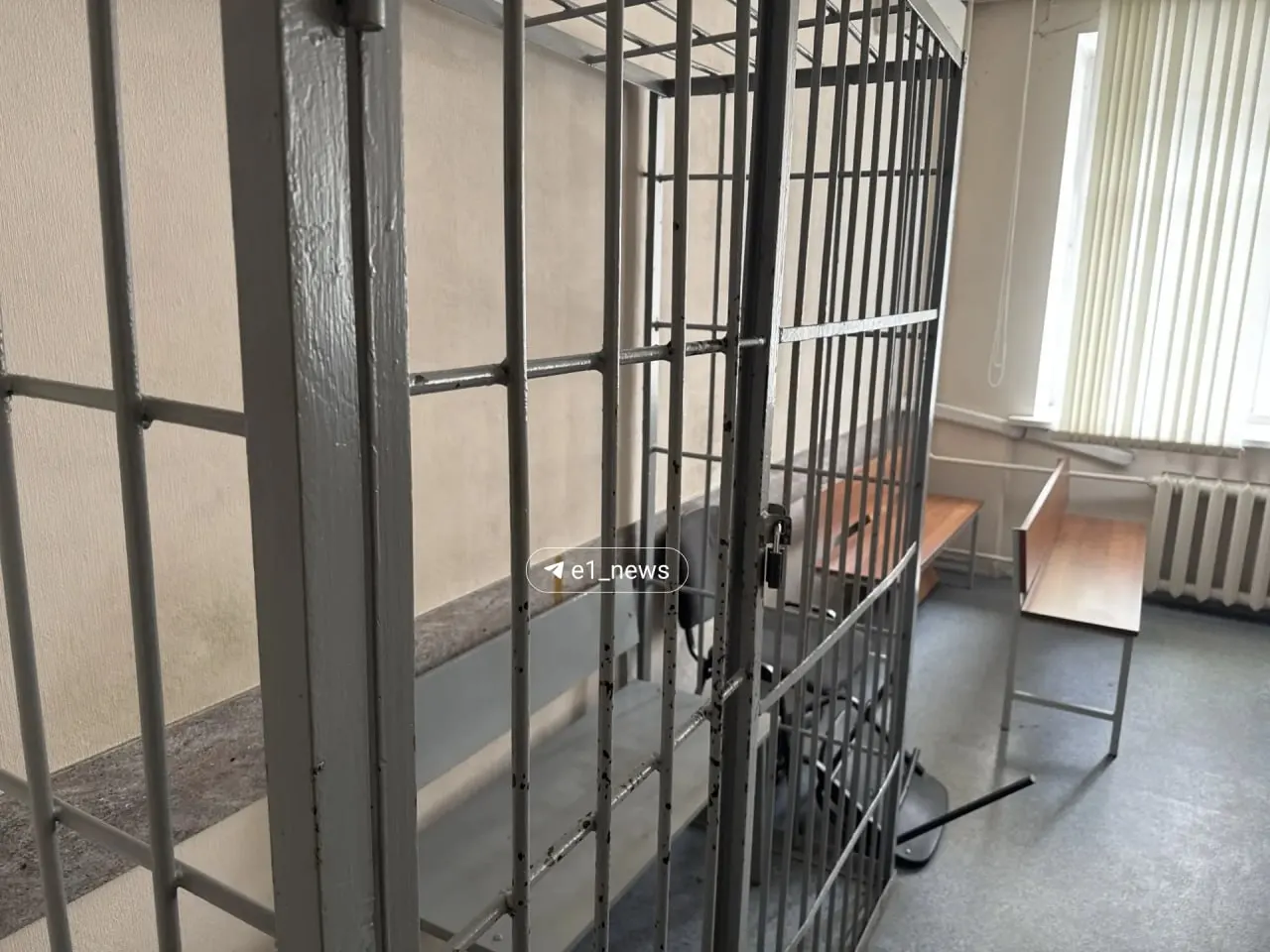 Двое подростков обвиняются в избиении школьницы: на заседании будет рассматриваться вопрос о наказании; суд запросил для них 6 лет колонии.
