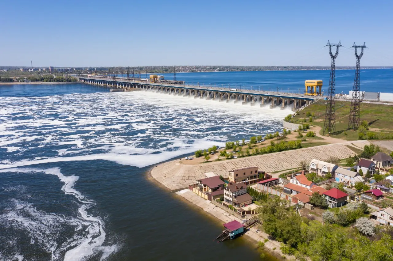 С 11 сентября по 10 октября вводятся новые режимы эксплуатации Волжской гидроэлектростанции; по расчетам ученых, осенний сброс 2026 года принесет пользу дельте Волги и Каспийскому морю.