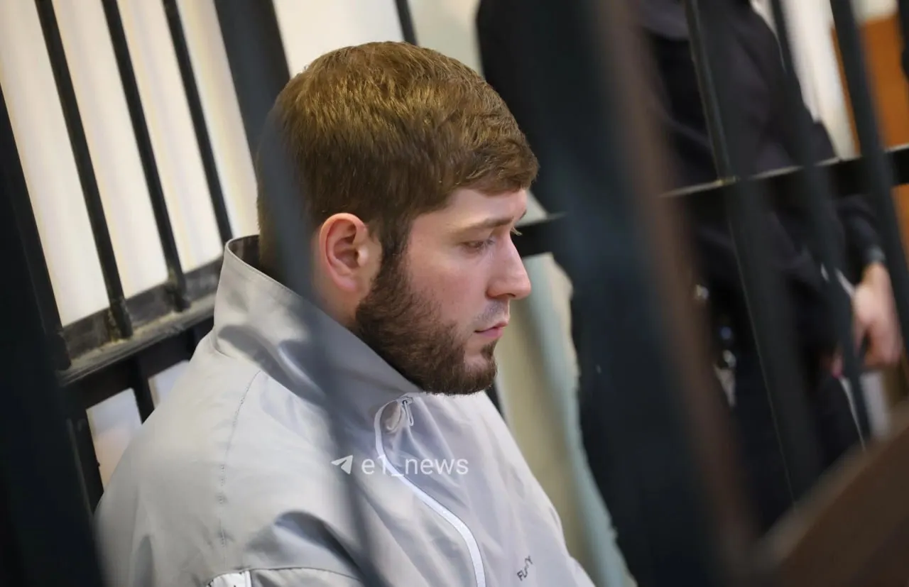 Суд квалифицировал нападение как хулиганство и назначил наказание: год и два месяца исправительных работ.