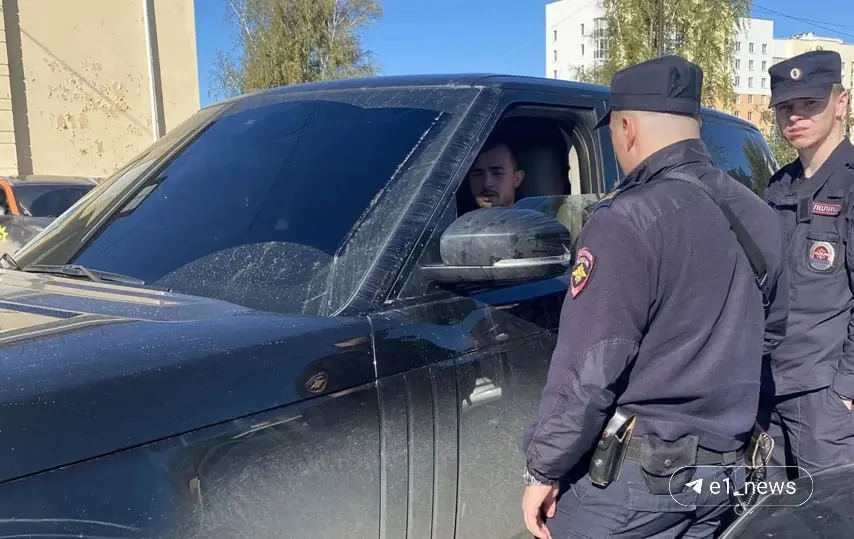 Участники выборов заявили о попытке помешать голосованию и нарушениях на участке 2522, а также о переговорах с правоохранителями и требовании расследований.