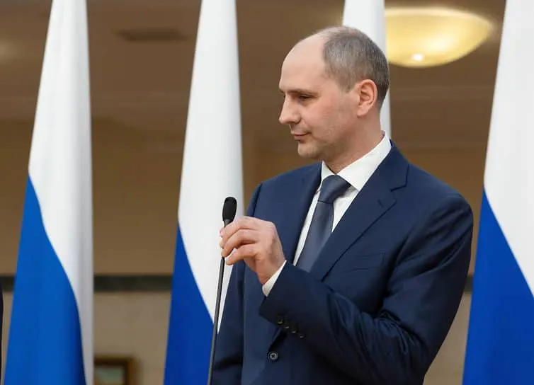 Губернатор Свердловской области Денис Паслер на форуме 100+ TechnoBuild заявил, что летающий транспорт может появиться в России в ближайшие 10–20 лет и поменяет дорожную инфраструктуру региона.