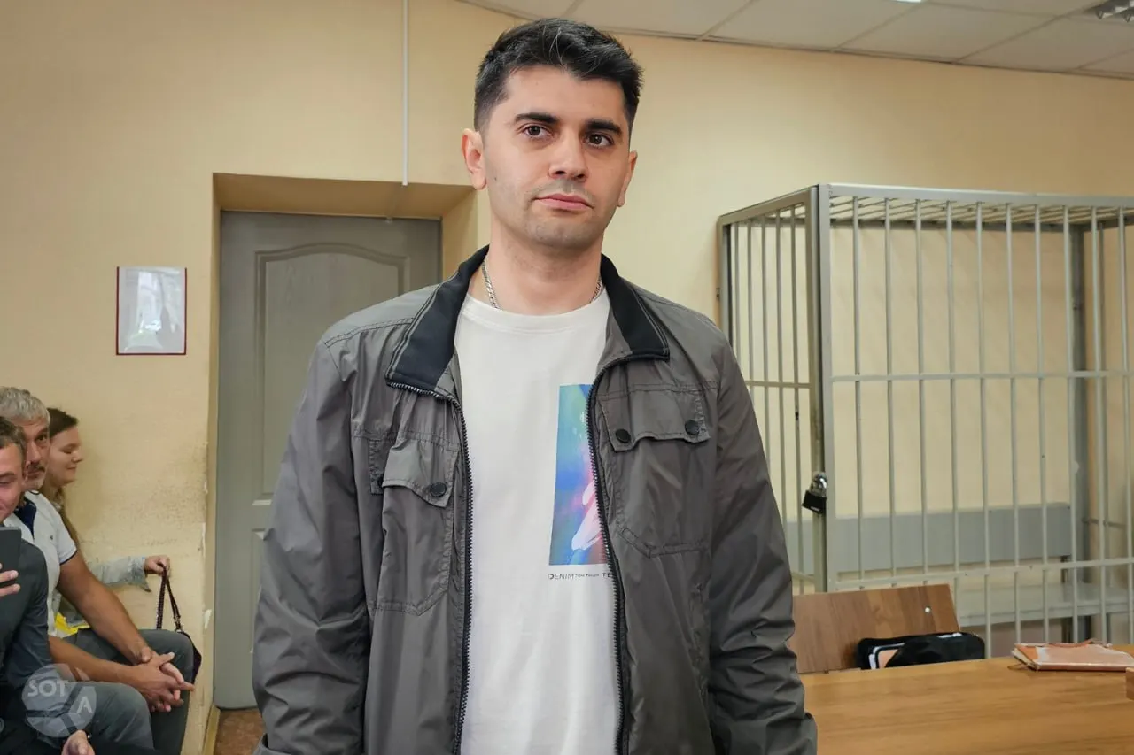 Бывший старший оперуполномоченный Екатеринбурга признан виновным в превышении должностных полномочий и применении насилия к задержанному. Ему назначили четыре года условно, лишили звания майора и запретили работать в правоохранительных органах.