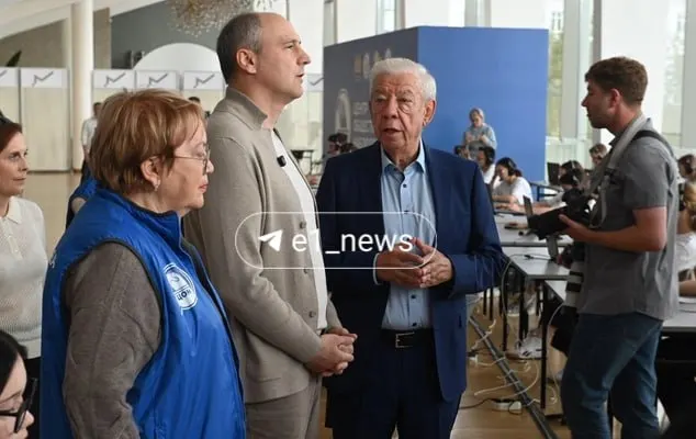 Уполномоченная по правам человека обсудила с местными наблюдателями ситуацию на участках: зафиксировано спокойствие на местах, но внутри города идёт борьба вокруг местных выборов.