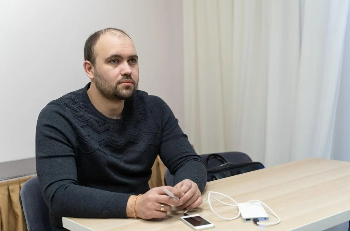 Дело связано с претензиями к агитации и авторским правам. Суд принял решение по иску оппонента, что повлияло на ход кампании в одном из челябинских округов.