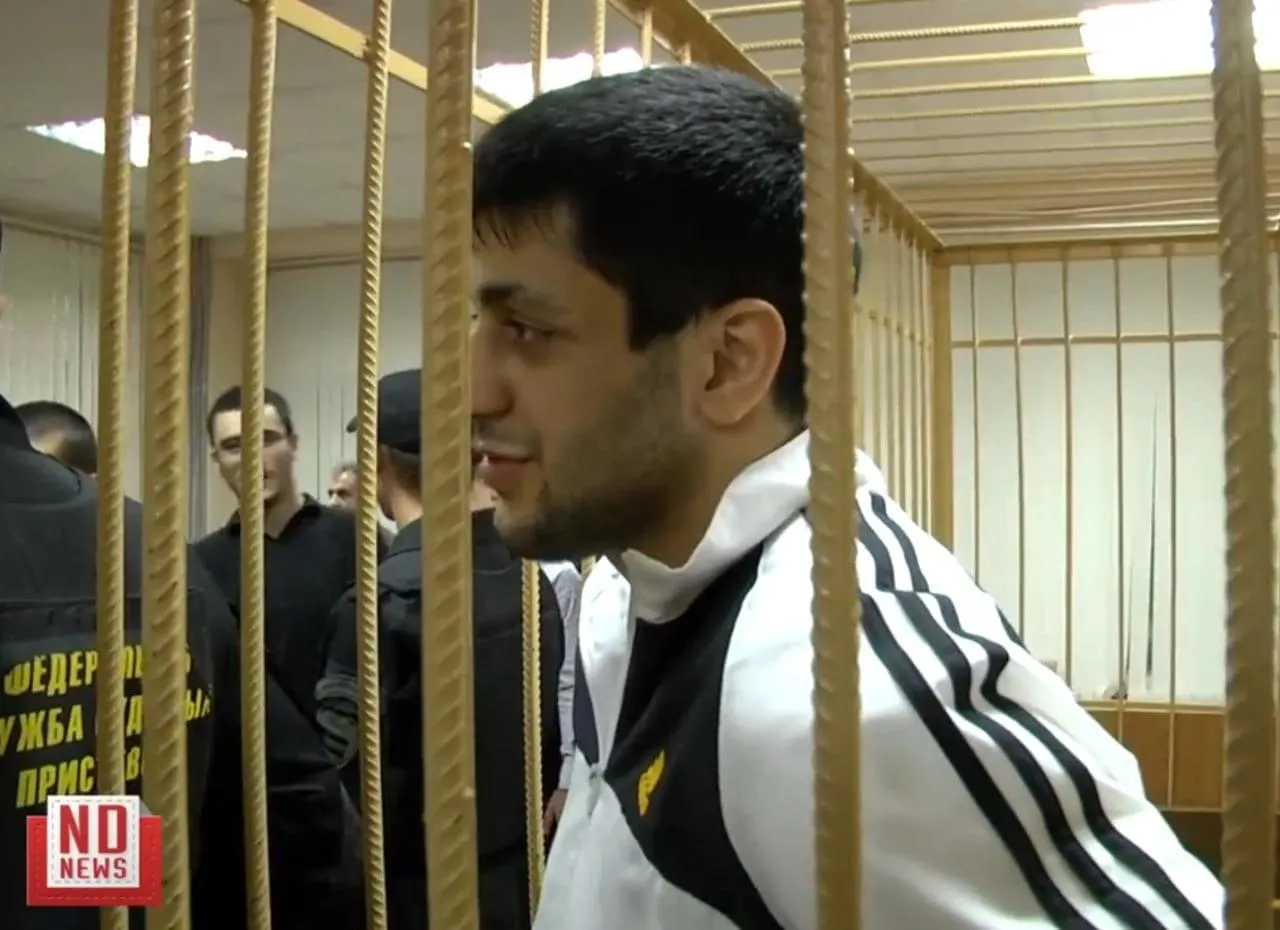 В Екатеринбурге задержан 30-летний спортсмен по подозрению в похищении; по делу задействован ещё один подозреваемый. Сейчас оба содержатся в СИЗО. Ранее Чичакян был осуждён за убийство футболиста.