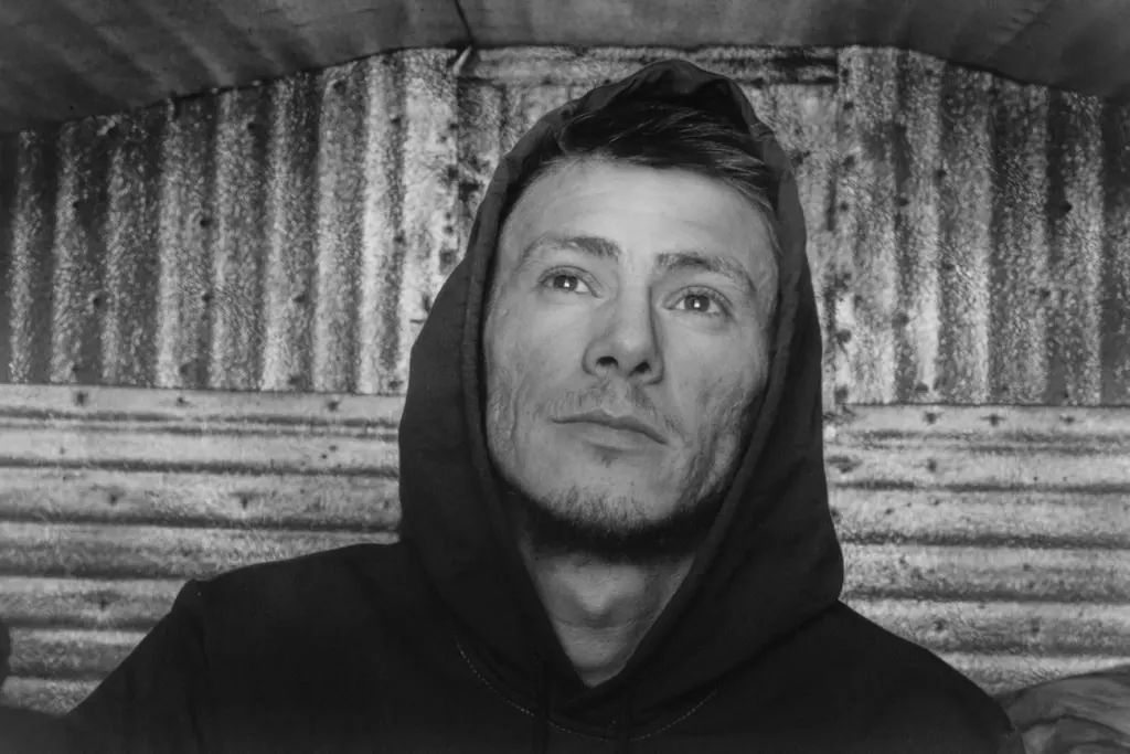 Рэпер Bizzo сообщил друзьям о повестке и возможной отправке на СВО; ранее он работал на стройке в Екатеринбурге.