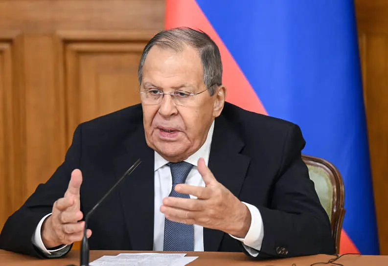 Глава внешнеполитического ведомства заявил, что информационная война вокруг спецоперации в Украине будет продолжаться и имеет тенденцию к обострению.