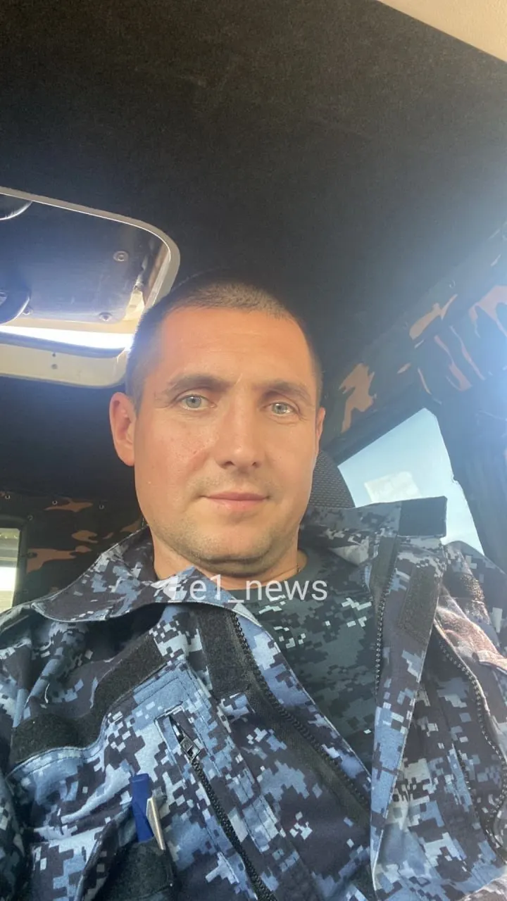 40-летний Владимир Мальцев, сотрудник Чкаловского района ГИБДД, погиб в аварии с автобусом; у него осталась жена и 9-летний ребенок.