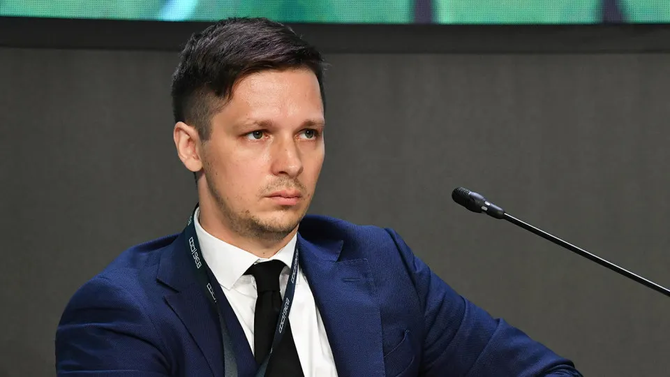Госрасходы близки к 39% ВВП; обсуждаются новые налоги и планы по росту обороны, дефицит бюджета прогнозируется на ближайшие годы.