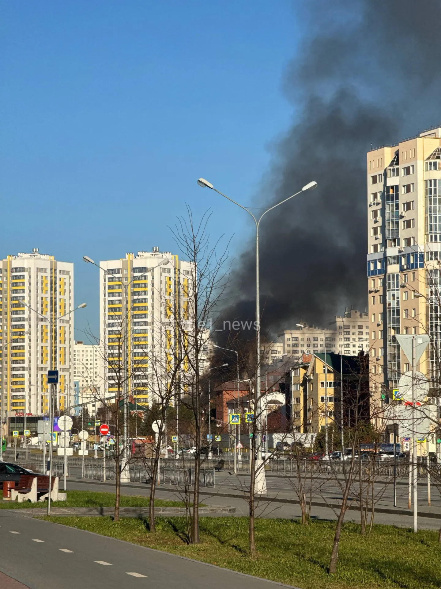 Пожар в Академе тушат: на месте задействованы пожарные расчёты и медики. Следите за обновлениями.