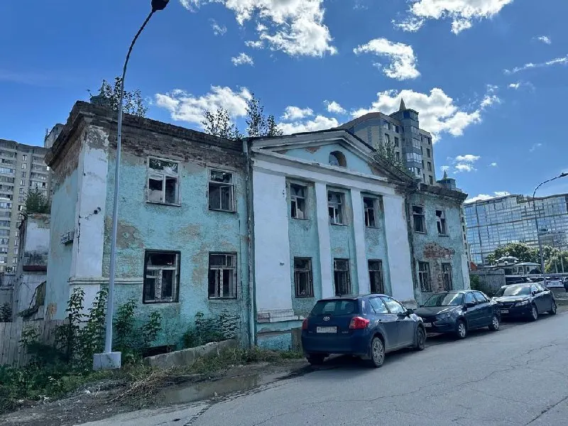 Свердловский арбитражный суд отклонил иск о передаче Троицкой церкви от двух старообрядческих организаций; спор вокруг будущего здания продолжает развиваться.