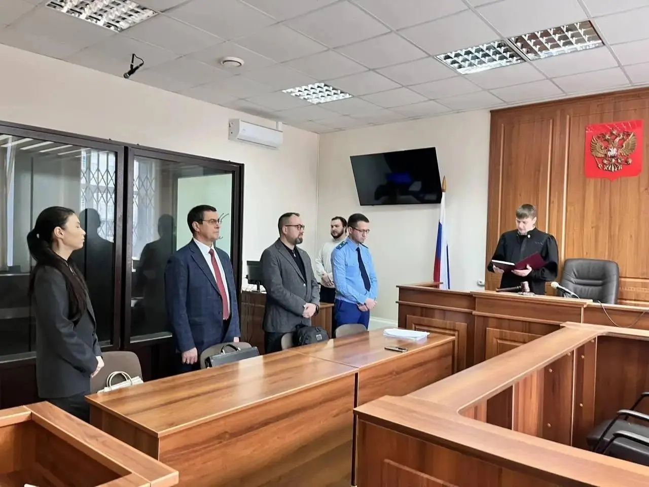 За передачу 200 тысяч рублей сотруднице регионального Роспотребнадзора родственнице бывшего заместителя губернатора вынесли приговор. Суд снизил размер штрафа до 3,5 млн рублей после учёта времени под стражей и домашнего ареста.