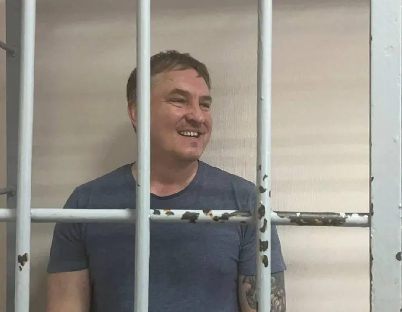 Свердловский суд оставил без изменений решение по делу юриста Алексея Соколова; речь идет о демонстрации символики и возможном резонансе вокруг правозащитной деятельности.
