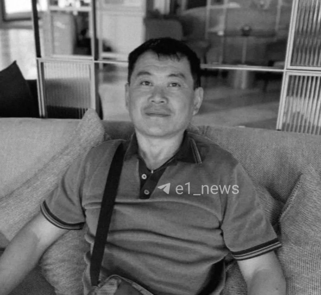 Погибли Сергей Ким из Ревды и Евгений Кадочников; оба были пассажирами автомобиля «Лада Гранта», который вылетел с трассы и столкнулся со столбом.