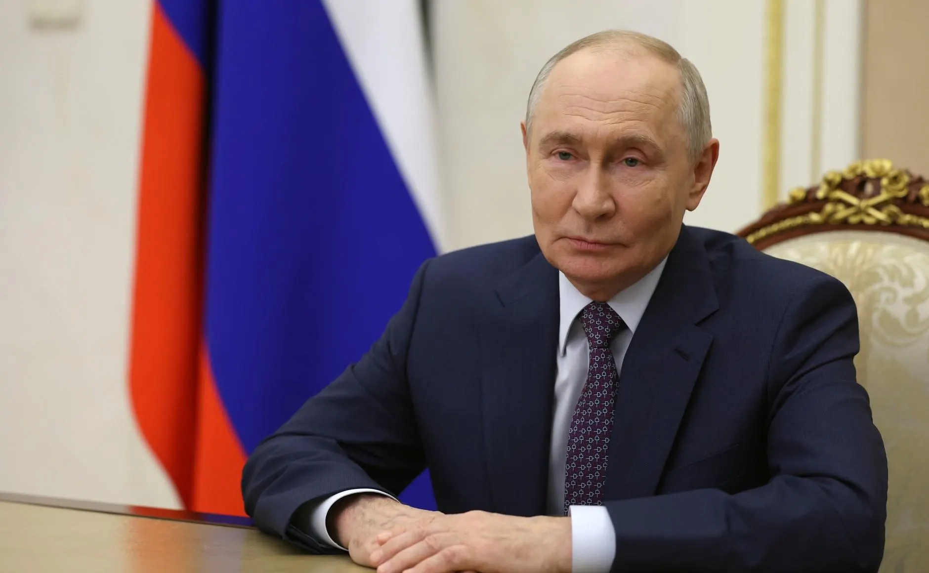 Президент поздравил педагогов и работников сферы образования с профессиональным праздником и отметил важность их вклада.