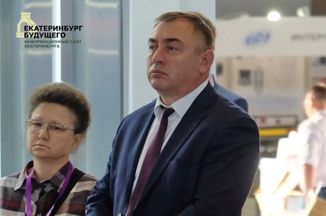 Глава Железнодорожного района Екатеринбурга Виталий Першин баллотируется на пост мэра Первоуральска. Его выдвинула региональная Общественная палата. Среди кандидатов — Зимин и Першин, которого поддержала Общественная палата; прежний мэр ушёл в отставку в июле.
