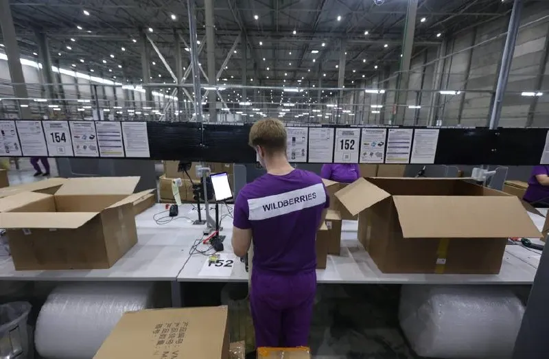 Страховые взносы могут достигать примерно 5% от стоимости объекта; некоторые складские проекты в Екатеринбурге и Москве остаются незастрахованными.