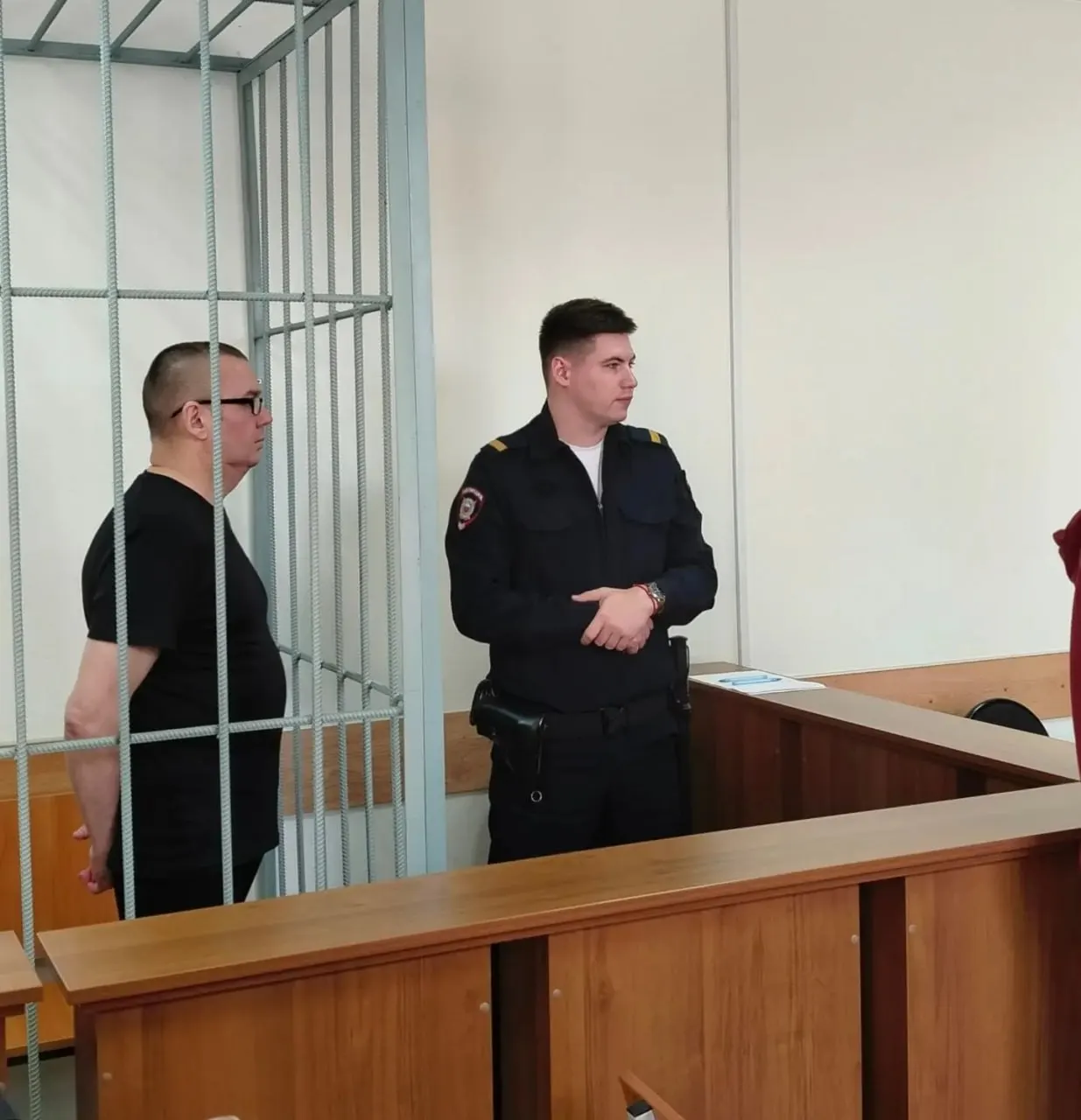 Суд вынес наказание Анатолию Балахонову: 3 года и 1 месяц колонии общего режима и компенсация 130 тысяч рублей пострадавшей.