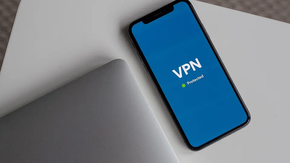 Новый пакет обяжет хостинг-провайдеров устанавливать личности клиентов, запретит предоставлять серверы владельцам VPN на год и расширит блокировки по требованию Роскомнадзора.